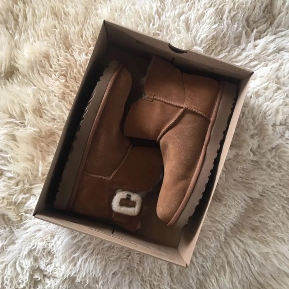 UGG Mini Bailey Fluff Buckle Boots - Picture 3 of 9